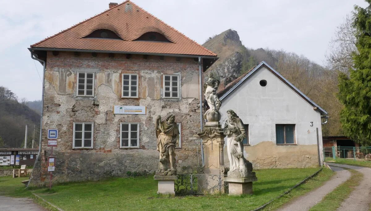 Svaty Jan pod Skalou | © Axel