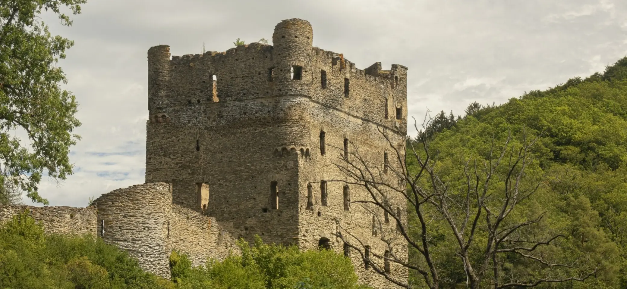 © 03_Hanna-Hilsberg_Burgruine Balduinseck im Hunsrück