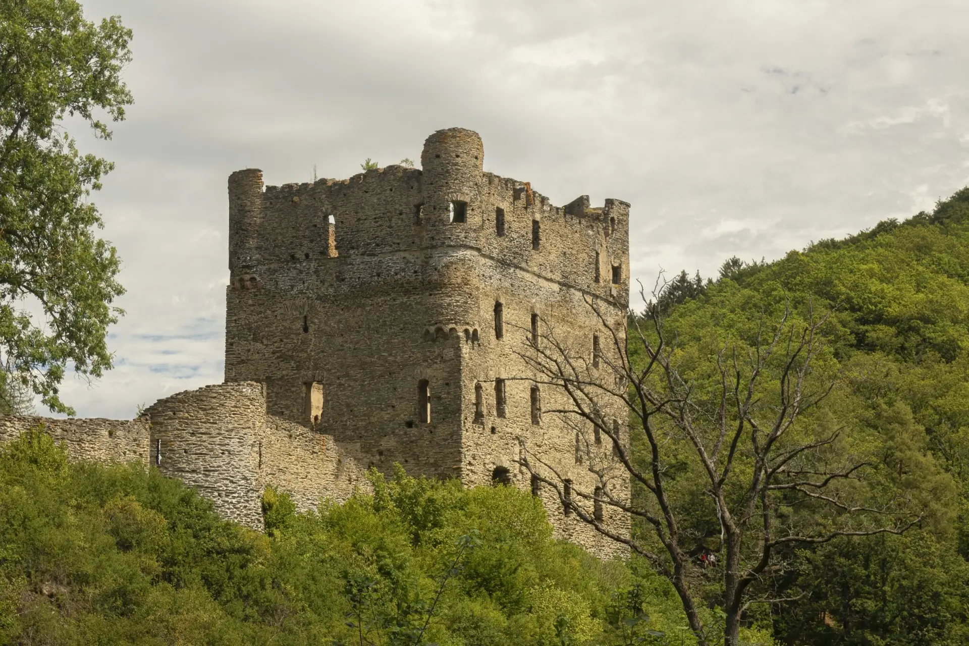 © 03_Hanna-Hilsberg_Burgruine Balduinseck im Hunsrück